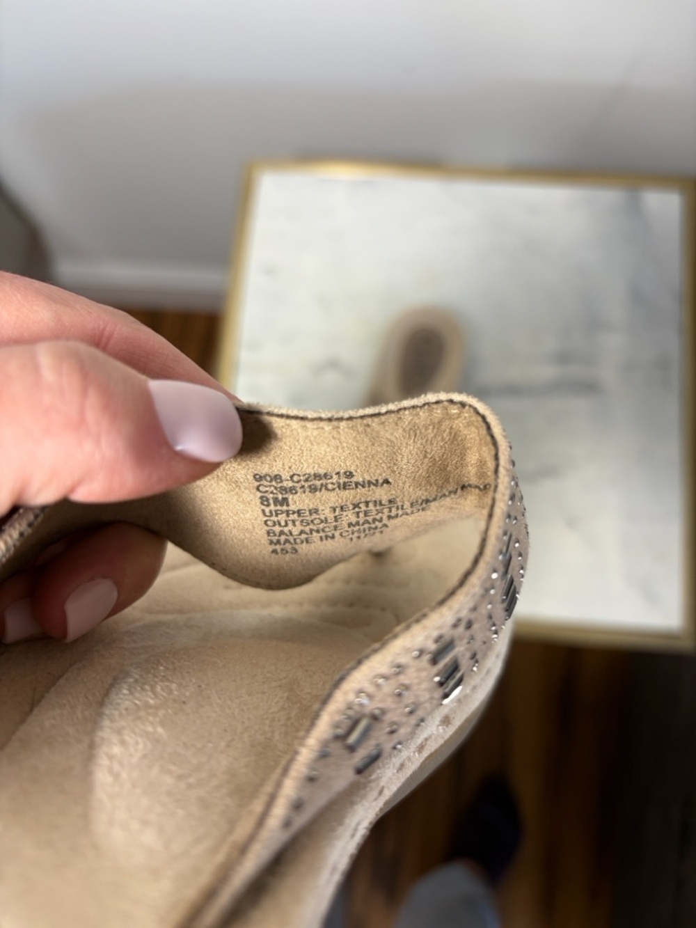 Cliffs by WHITE MOUNTAIN Cienna Beaded Thong Sandal - 8 EUC - Picture 7 of 8